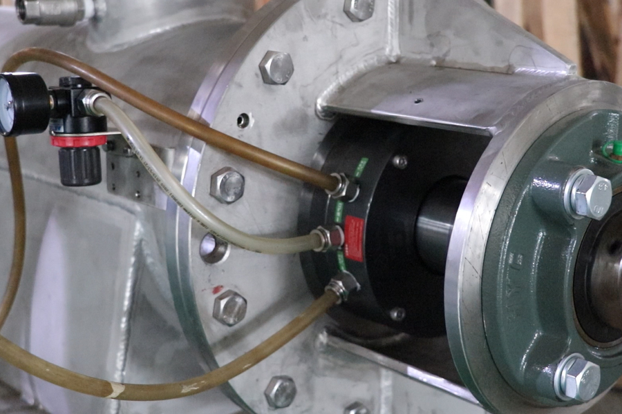 自適應2mm軸跳動！博立飛高性能旋轉軸封獲客戶高度···